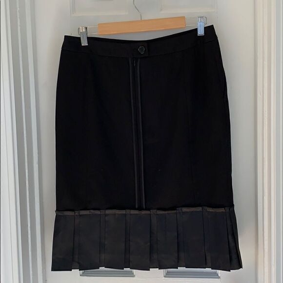 Simply Vera Wang Satin Pleated Trim Bottom Skirt - Picture 2 of 5